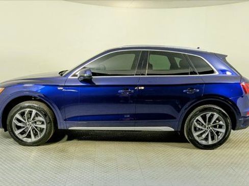 Used 2023 Audi Q5 2.0T Premium w/ Convenience Package AWD/4WD image 3