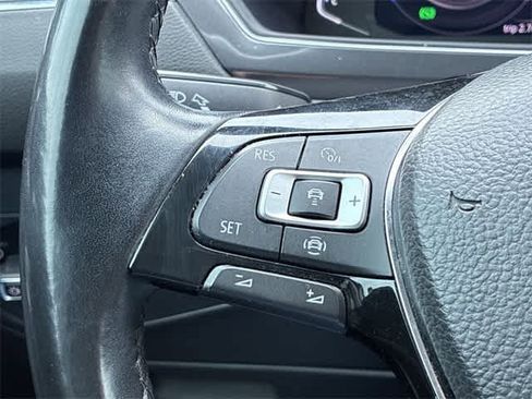 Used 2019 Volkswagen Tiguan SEL Premium image 26