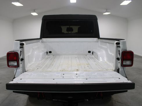 Used 2021 Jeep Gladiator Sport AWD/4WD image 16