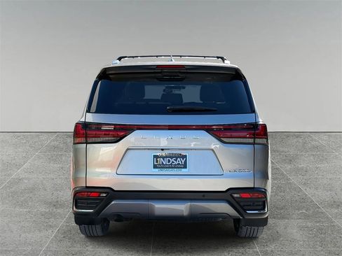 Used 2024 Lexus LX 600 4WD w/ Luxury Package image 11