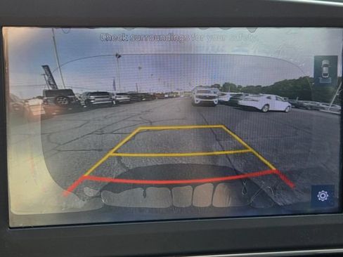 Used 2021 Hyundai Elantra SEL FWD image 29