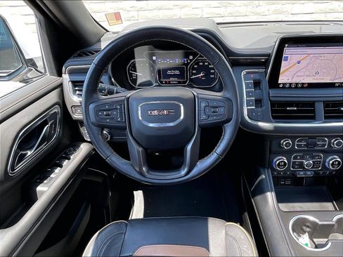Used 2021 GMC Yukon AT4 w/ Rear Media and Nav Package AWD/4WD image 4