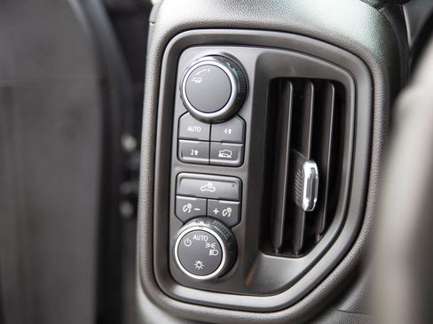 Used 2021 Chevrolet Silverado 1500 Custom AWD/4WD image 16