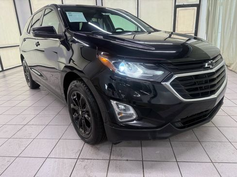 Used 2018 Chevrolet Equinox LT FWD image 2