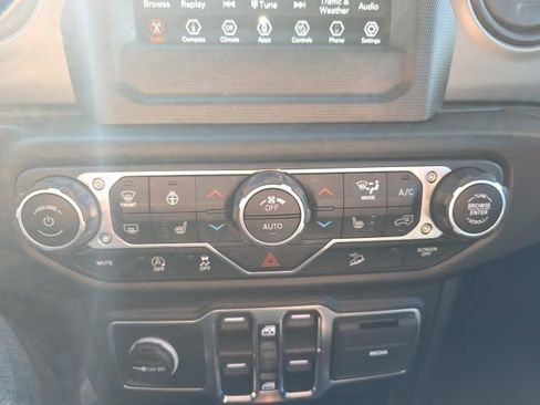 Used 2021 Jeep Wrangler Unlimited Sport AWD/4WD image 17