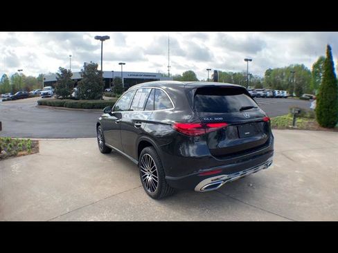 Used 2023 Mercedes-Benz GLC 300 image 6