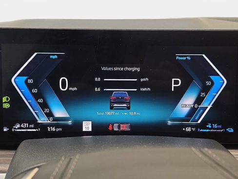 Used 2025 BMW X5 xDrive50e AWD/4WD image 18