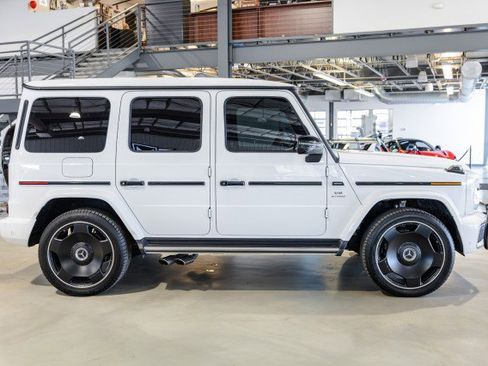 Used 2025 Mercedes-Benz G 63 AMG 4MATIC image 7
