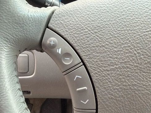 Used 2010 Toyota Sienna XLE image 15