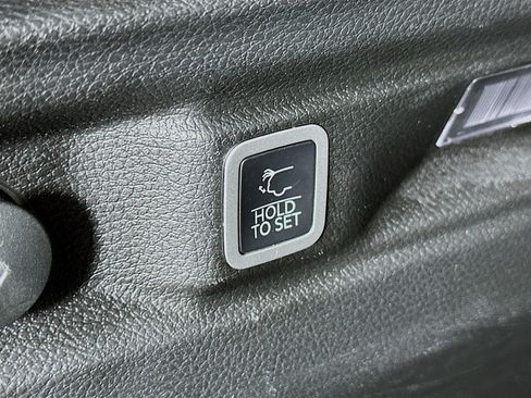 Used 2022 Jeep Grand Cherokee L Limited image 31