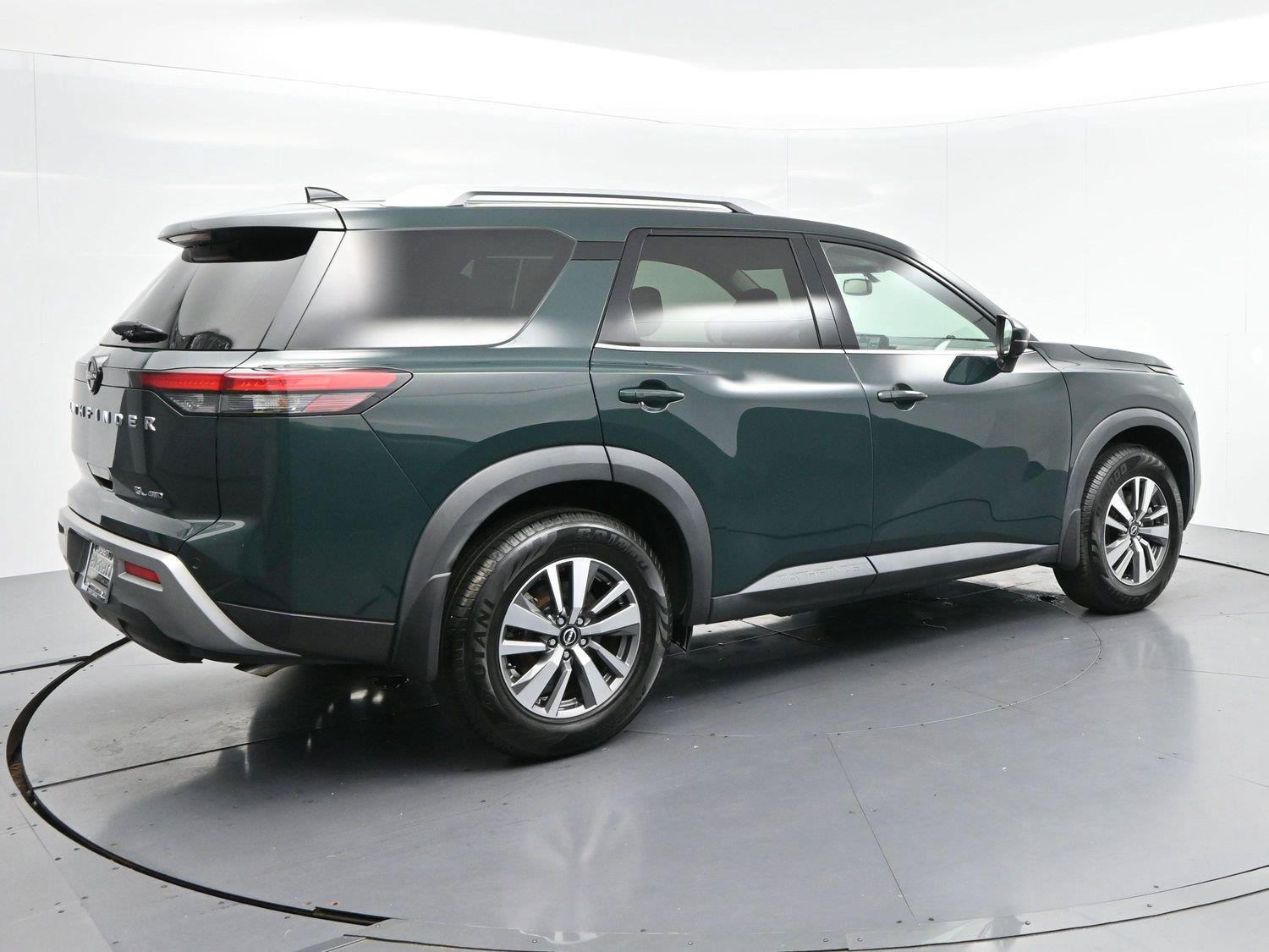 Used 2022 Nissan Pathfinder SL w/ Cargo Package AWD/4WD image 7
