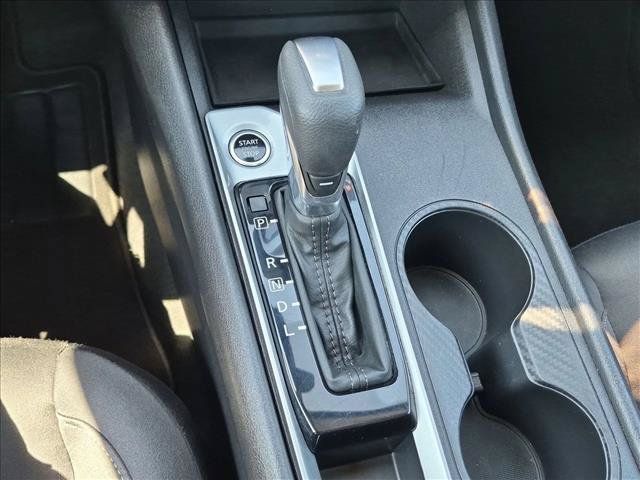 Used 2025 Nissan Altima 2.5 SV FWD image 11