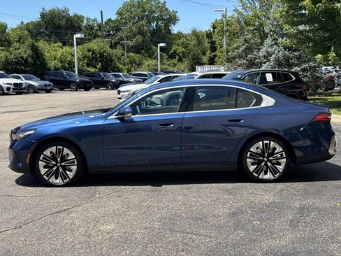 Certified 2026 BMW 540i xDrive AWD/4WD image 8