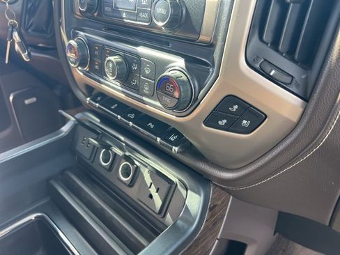 Used 2017 GMC Sierra 2500 Denali image 9