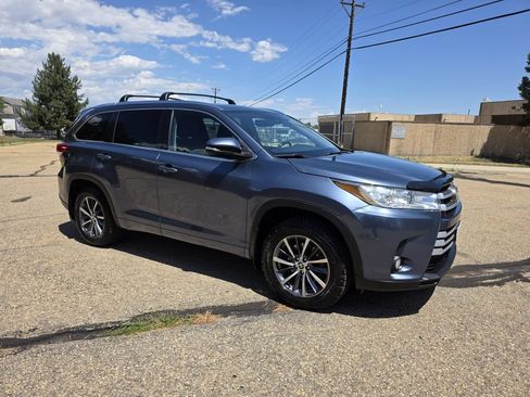 Used 2018 Toyota Highlander XLE AWD/4WD image 10