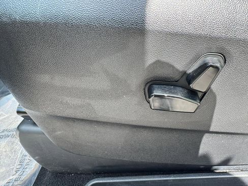 Used 2015 Dodge Grand Caravan SXT FWD image 32