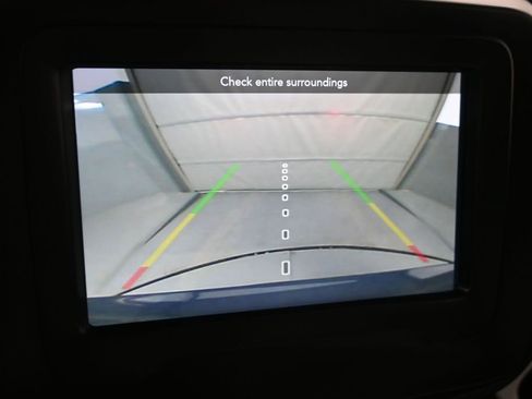 Used 2019 Jeep Renegade Latitude w/ Cold Weather Group FWD image 20