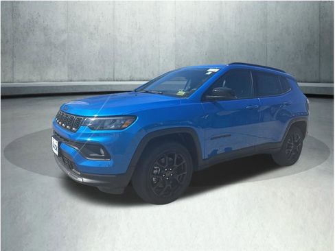 New 2025 Jeep Compass Latitude w/ Sun & Sound Group image 1