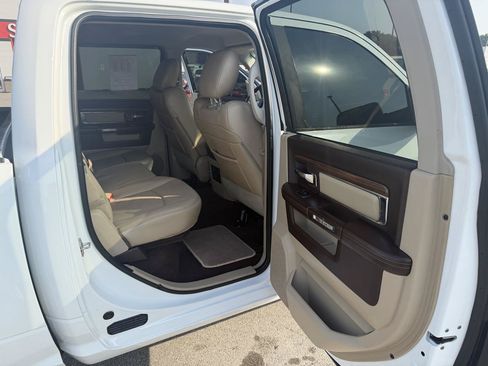 Used 2014 RAM 1500 Laramie w/ Convenience Group AWD/4WD image 13