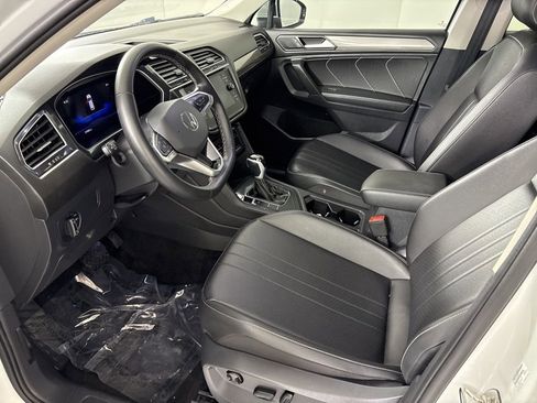 Used 2024 Volkswagen Tiguan SE FWD image 27