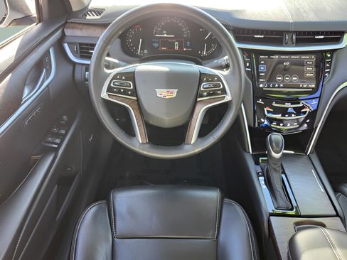 Used 2018 Cadillac XTS Luxury image 11