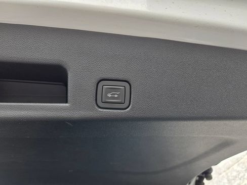 Used 2025 GMC Acadia AT4 w/ Luxury Package AWD/4WD image 43