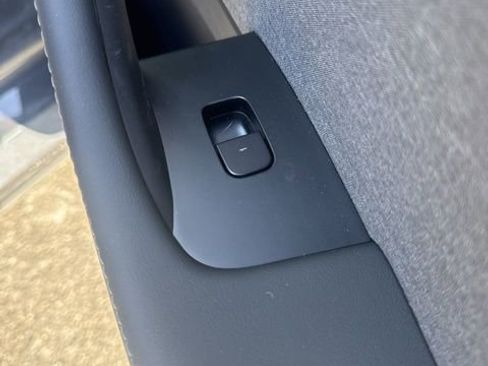 Used 2026 Tesla Model Y 2WD image 30