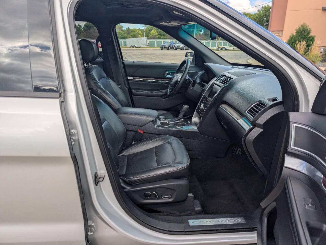 Used 2016 Ford Explorer Limited AWD/4WD image 10
