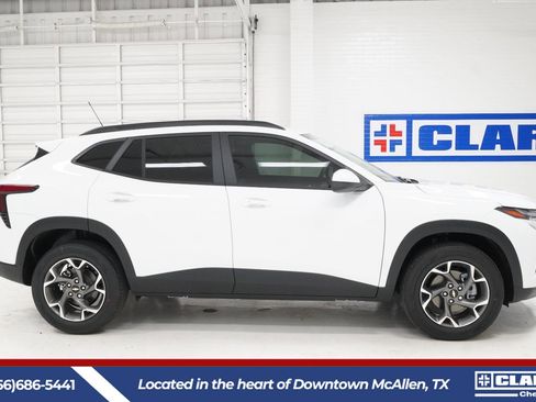 New 2026 Chevrolet Trax LT w/ LT Convenience Package image 4