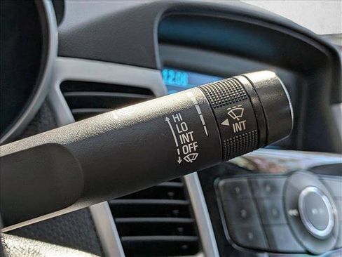 Used 2014 Chevrolet Cruze LT image 9