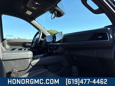 Used 2025 Chevrolet Tahoe Premier image 23