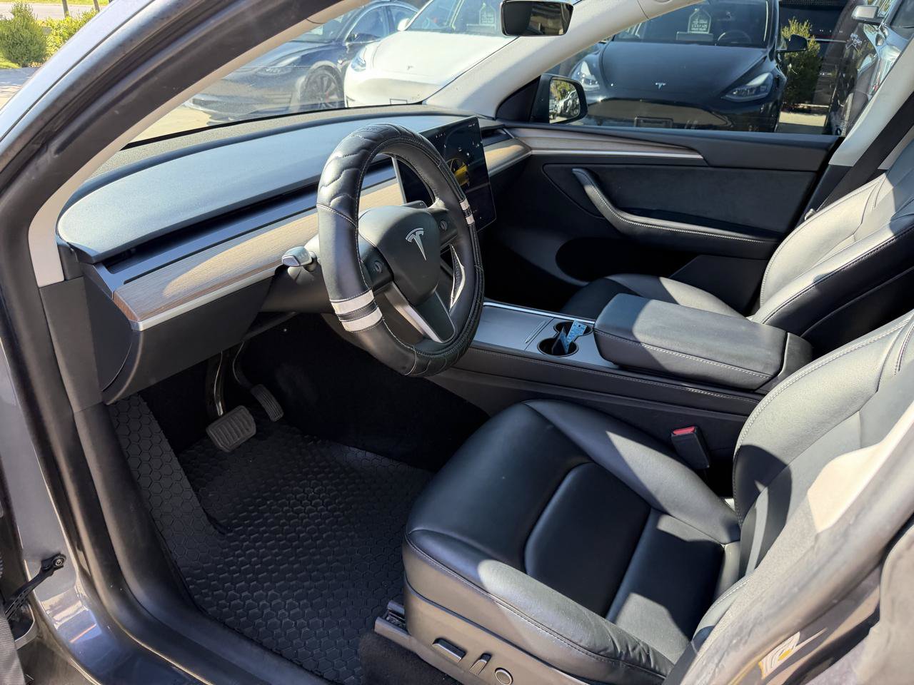 Used 2023 Tesla Model Y Long Range AWD/4WD image 11