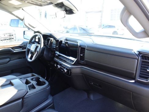 Used 2024 GMC Sierra 1500 Elevation image 31