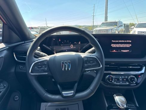 Used 2024 Buick Envista Sport Touring w/ Convenience I Package FWD image 21