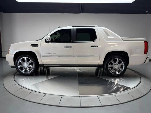 Used 2008 Cadillac Escalade EXT AWD/4WD image 4