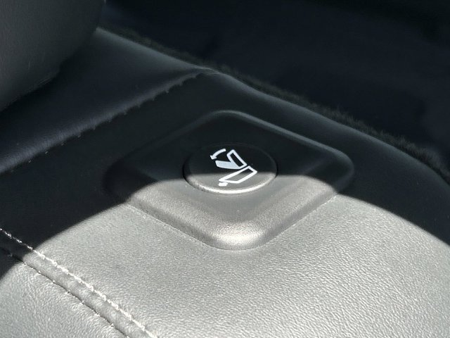 Used 2025 Kia Sorento SX FWD image 22
