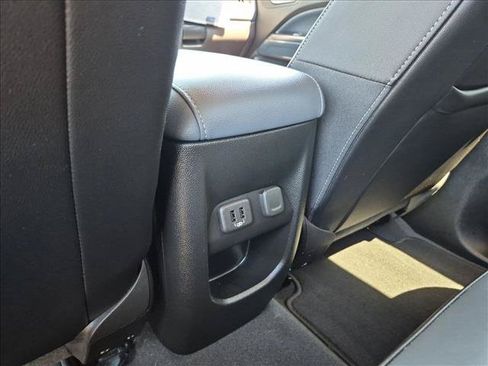 Used 2022 Chevrolet Colorado Z71 w/ Safety Package RWD image 24
