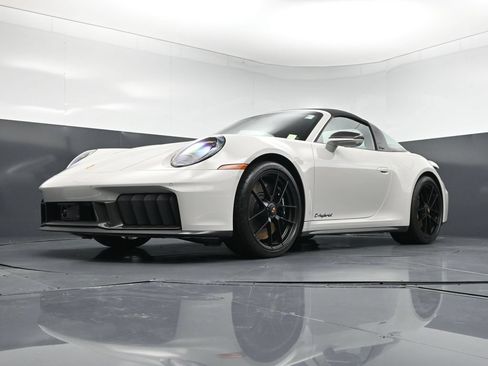 Certified 2026 Porsche 911 Targa 4 GTS AWD/4WD image 21