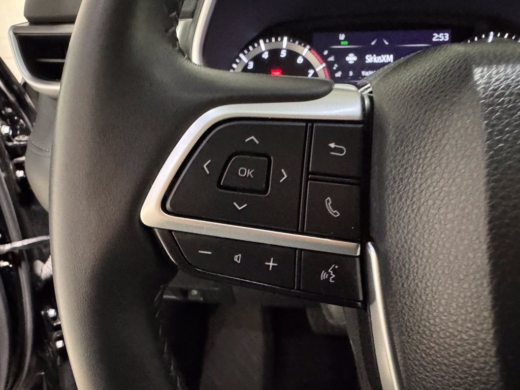 Used 2023 Toyota Highlander XLE AWD/4WD image 17