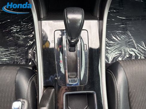 Used 2017 Honda Accord Sport image 19