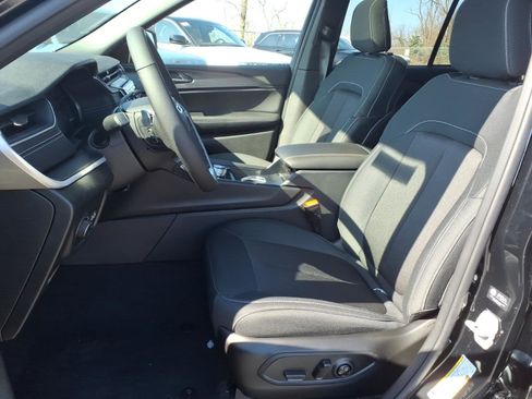 New 2026 Jeep Grand Cherokee Laredo X AWD/4WD image 6