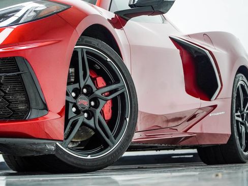 Used 2021 Chevrolet Corvette Stingray Coupe w/ Z51 Performance Package RWD image 3