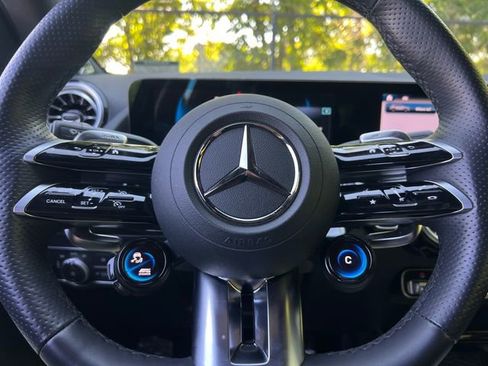 Used 2025 Mercedes-Benz GLA 35 AMG 4MATIC image 21