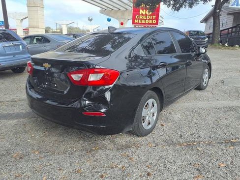 Used 2017 Chevrolet Cruze LS FWD image 6