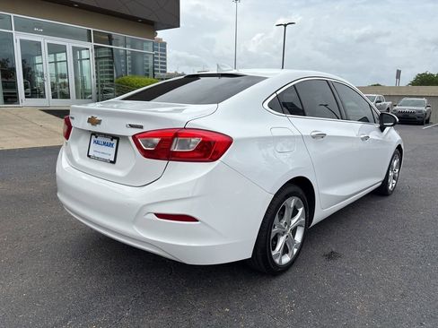 Used 2017 Chevrolet Cruze Premier FWD image 5