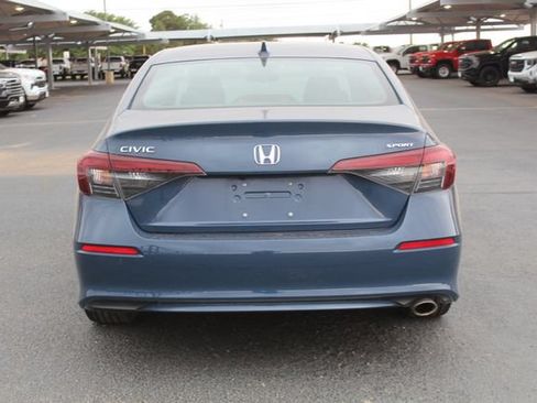 Used 2025 Honda Civic Sport image 4