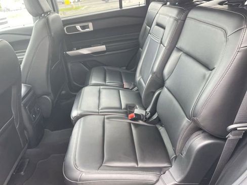 Used 2024 Ford Explorer XLT w/ Equipment Group 202A AWD/4WD image 22