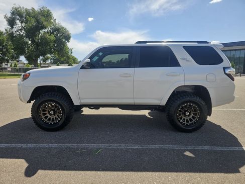 Used 2019 Toyota 4Runner TRD Off-Road AWD/4WD image 2