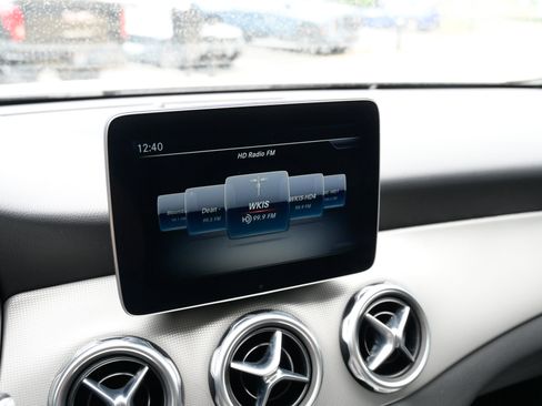 Used 2019 Mercedes-Benz GLA 250 4MATIC image 26