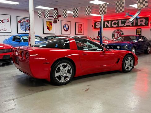 Used 1999 Chevrolet Corvette Coupe w/ Memory Pkg RWD image 33